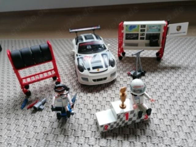 Biete Playmobil Porsche Rennwagen Set 9225 - 1